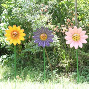 Giant daisies - Freestanding and Wall-mounted | Jungle Play